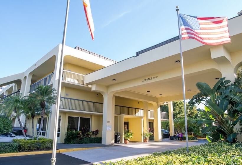 בית מלון כפרי Quality Inn Palm Beach International Airport
