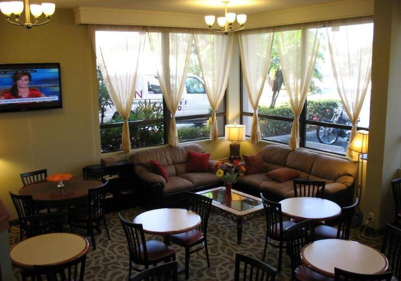 בית מלון כפרי Quality Inn Palm Beach International Airport