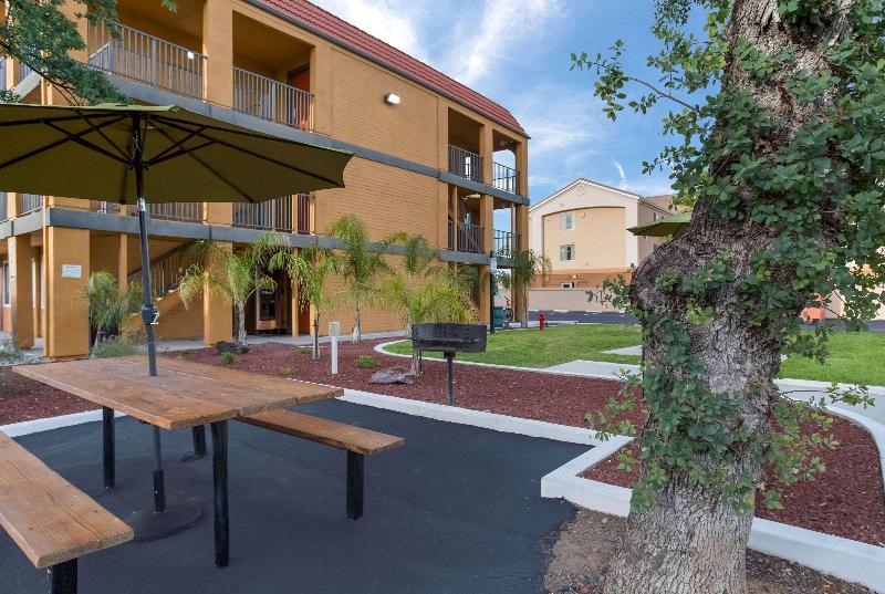 هتل Quality Inn Redding Near I5