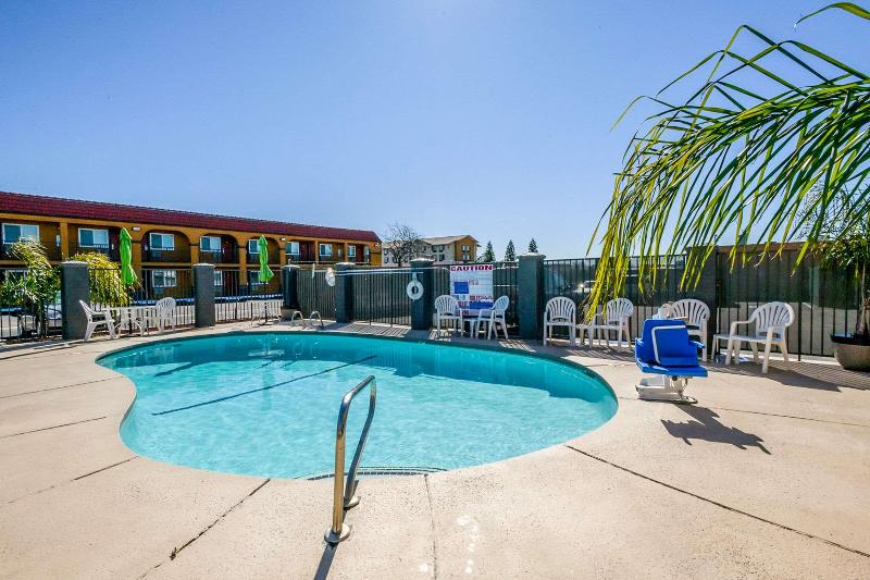 هتل Quality Inn Redding Near I5