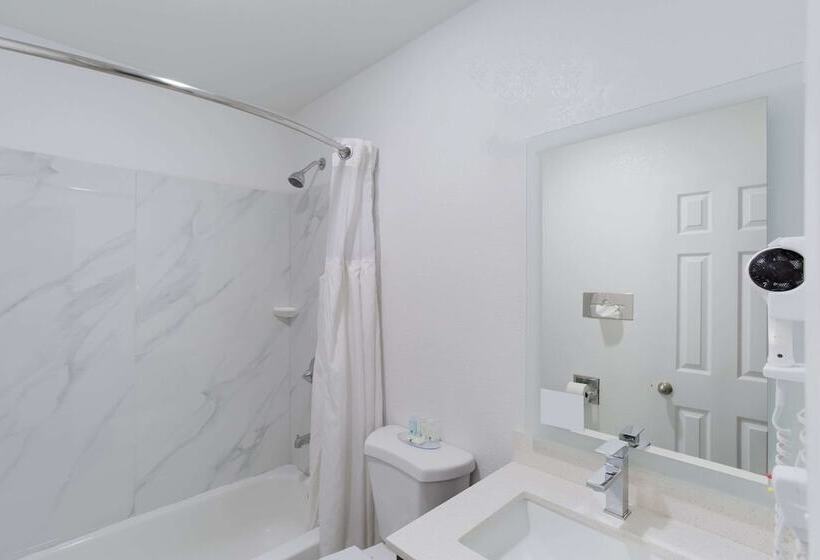 هتل Quality Inn Redding Near I5