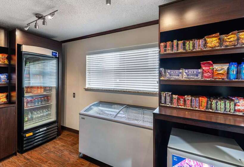 هتل Quality Suites Addisondallas