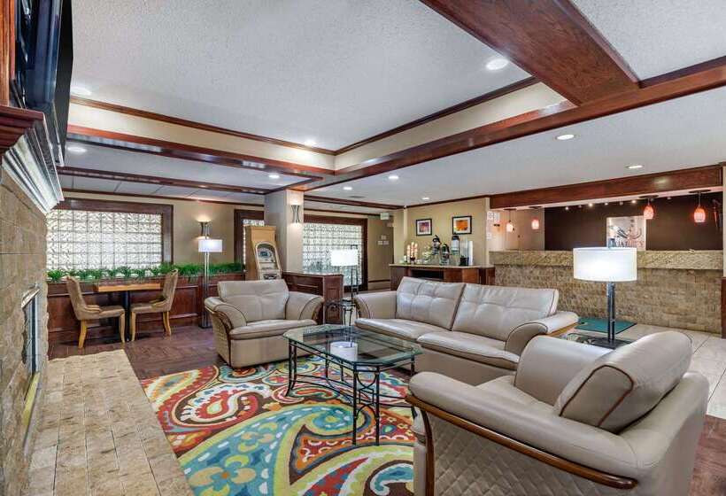 هتل Quality Suites Addisondallas