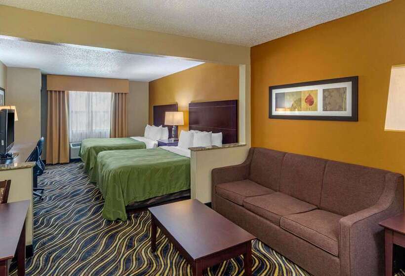 هتل Quality Suites Addisondallas