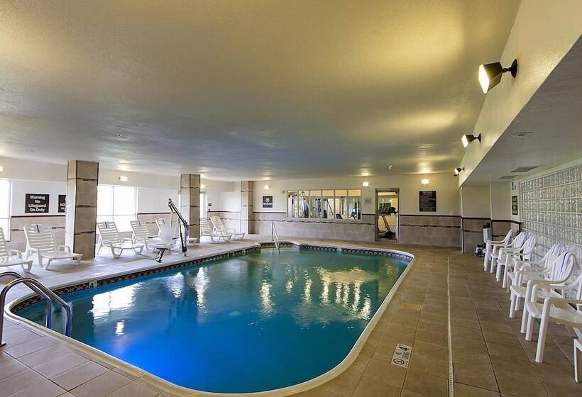 هتل Quality Suites Addisondallas