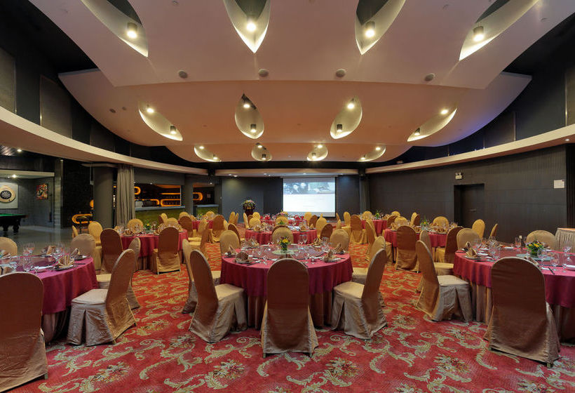 Mercure Suzhou Park Hotel & Suites