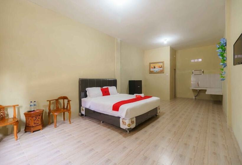 هتل Reddoorz Near Bukit Kubu Berastagi