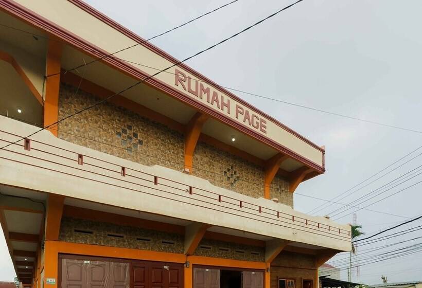 هتل Reddoorz Near Bukit Kubu Berastagi