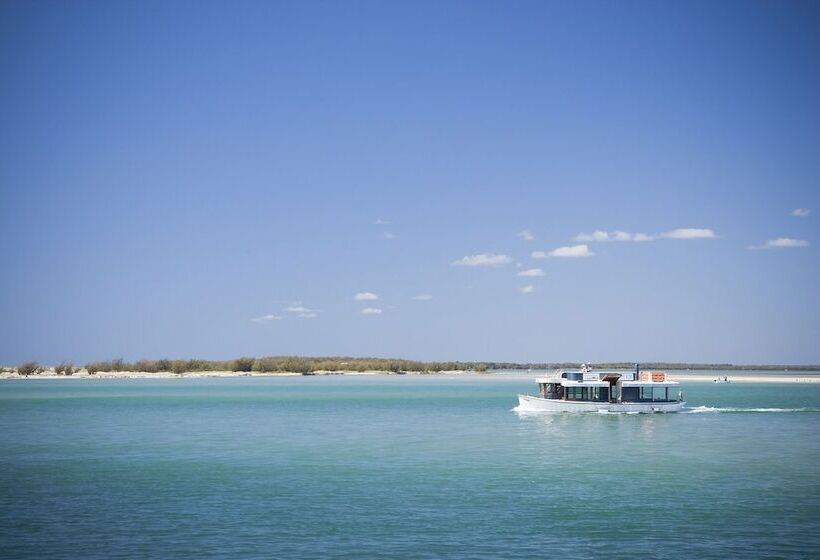 Breakfree Grand Pacific