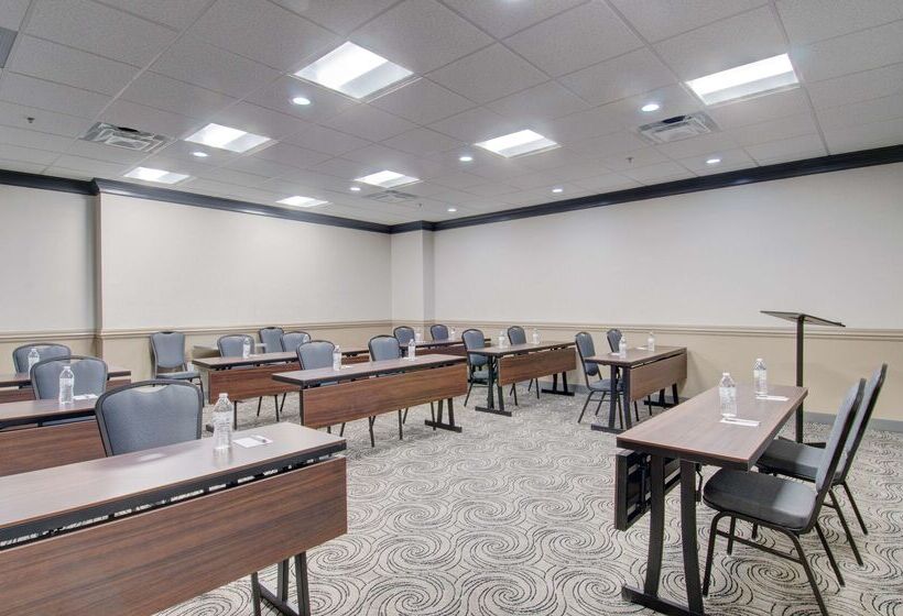 هتل Best Western  Plus Waltham Boston