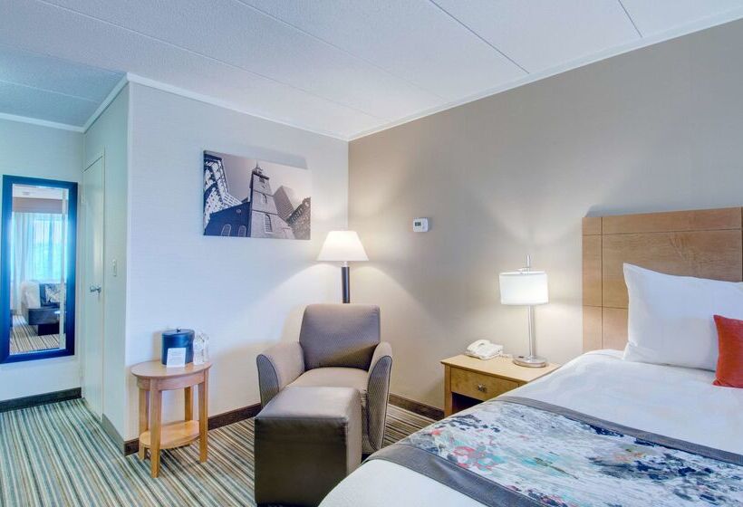 هتل Best Western  Plus Waltham Boston