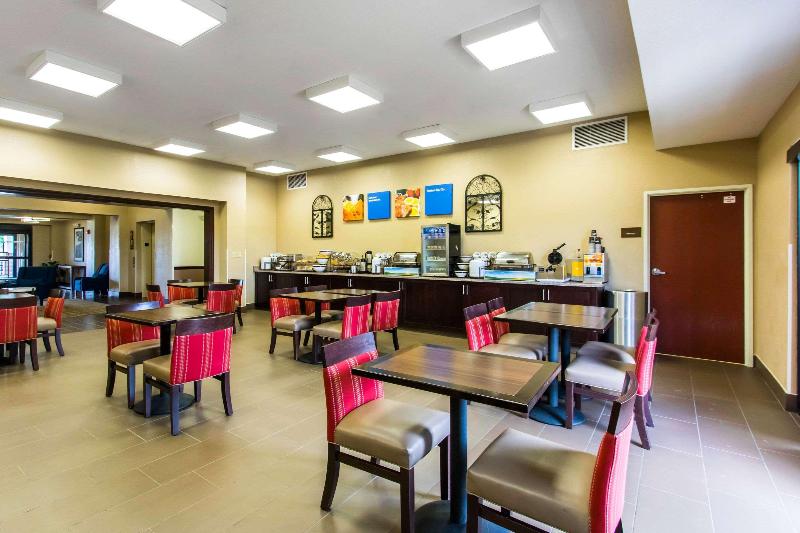 בית מלון כפרי Comfort Inn & Suites