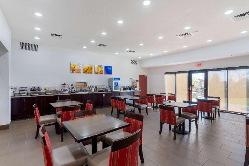 בית מלון כפרי Comfort Inn & Suites