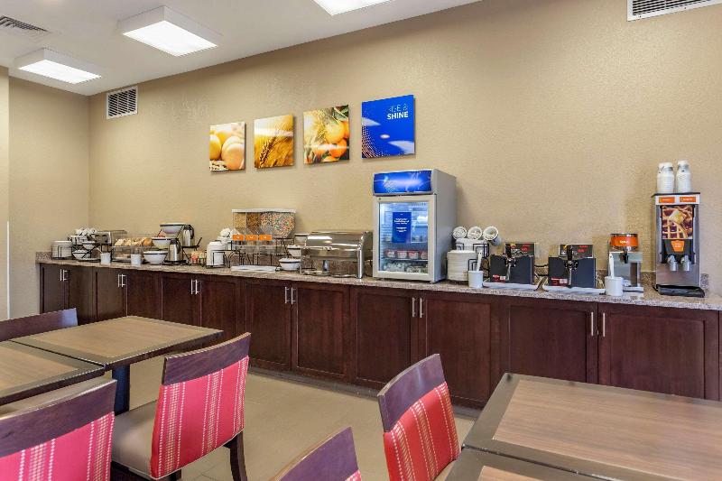 בית מלון כפרי Comfort Inn & Suites