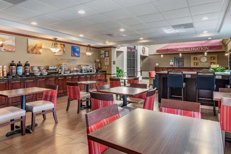호텔 Comfort Inn & Suites Suwanee  Sugarloaf