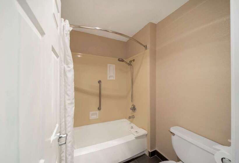 ホテル Comfort Suites Red Bluff Near I5