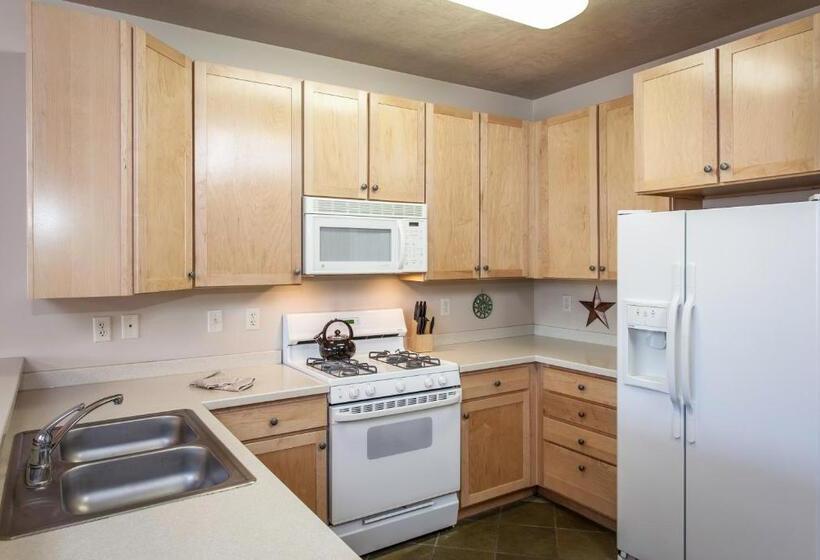 هتل Crestview Condominiums By All Seasons Resort Lodging