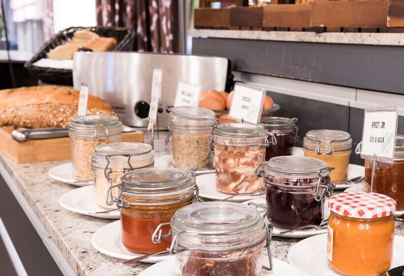 هتل Golden Tulip Zira Belgrade