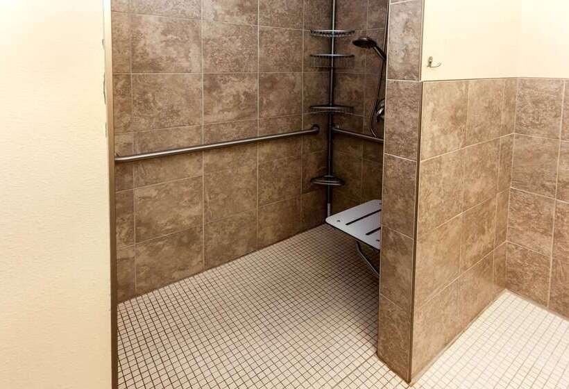 فندق La Quinta By Wyndham Milwaukee Sw New Berlin