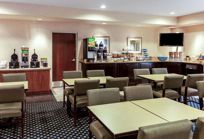 فندق La Quinta By Wyndham Milwaukee Sw New Berlin