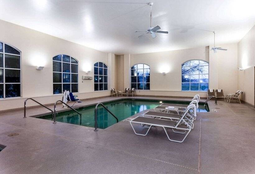 فندق La Quinta By Wyndham Milwaukee Sw New Berlin