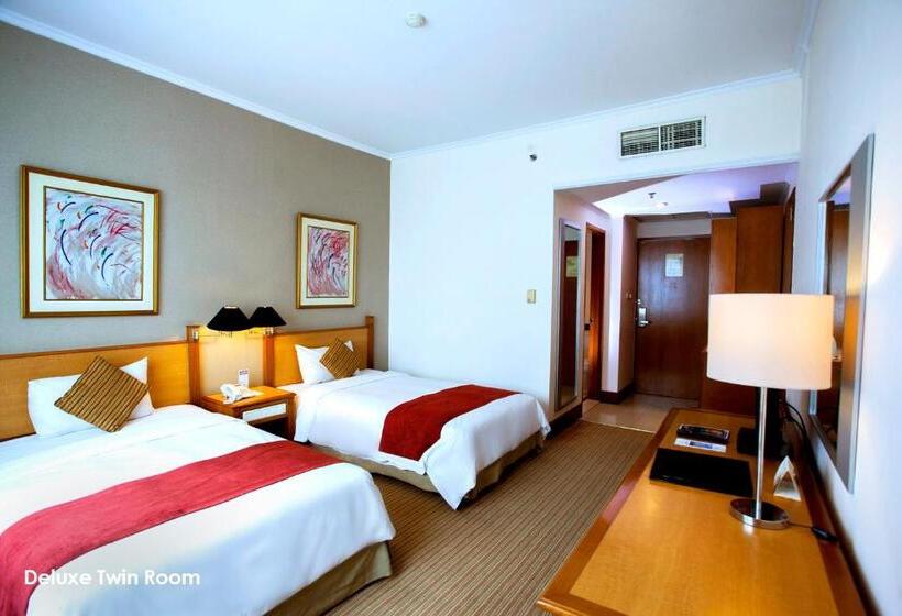 هتل Menara Peninsula