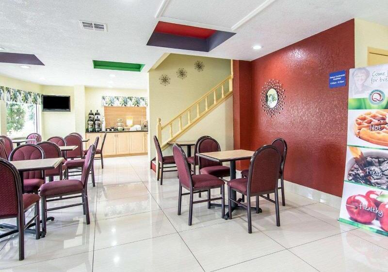 בית מלון כפרי Quality Inn Sarasota I75