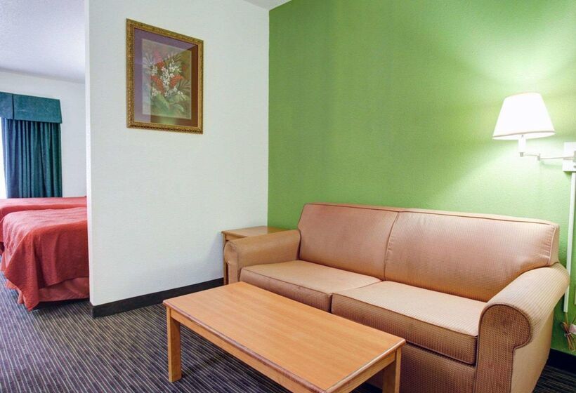 هتل Quality Inn & Suites Airport
