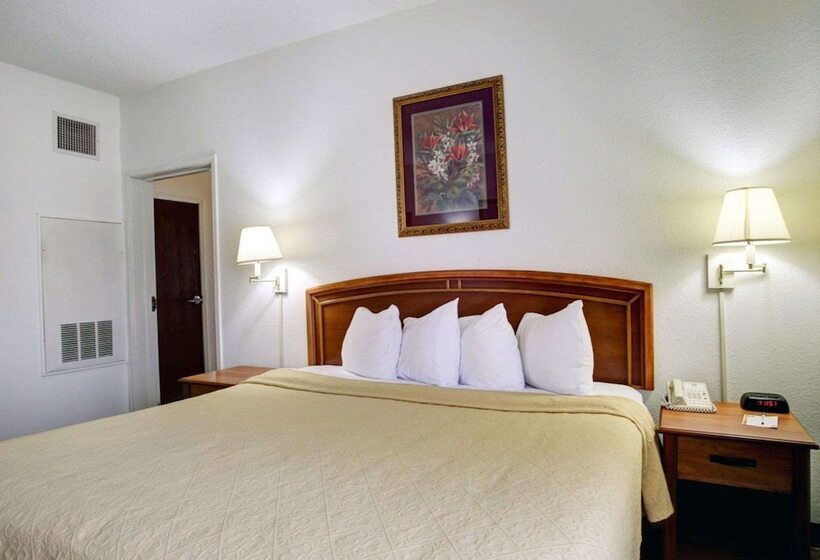 هتل Quality Inn & Suites Airport