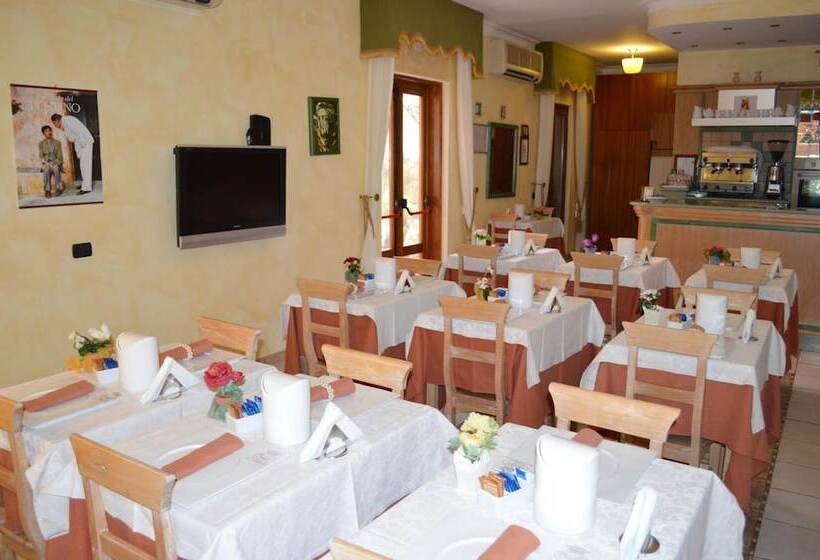 هتل Residence Alberghiero Eolie