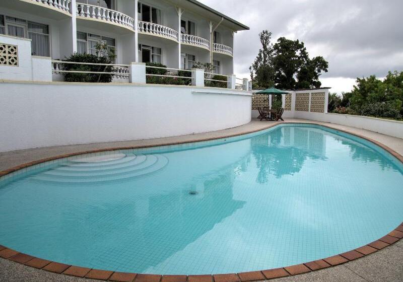 هتل Waitakere Resort & Spa