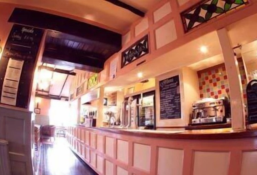 The Highwayman Inn