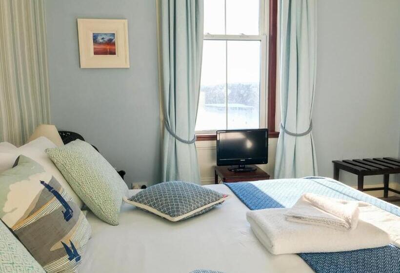 Western Isles Hotel