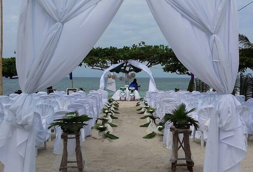 فندق Aglicay Beach Resort