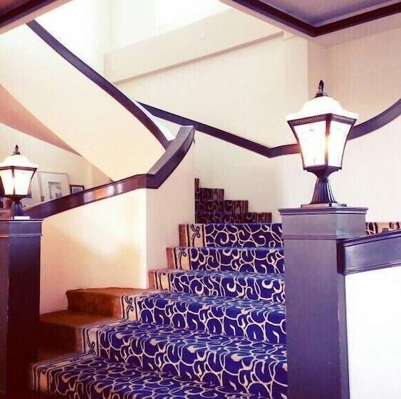 هتل Empire Pacific Castle 龍潭科學園區 六福村 小人國 幼獅工業園區