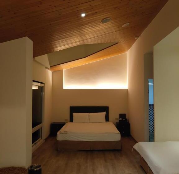 هتل Empire Pacific Castle 龍潭科學園區 六福村 小人國 幼獅工業園區