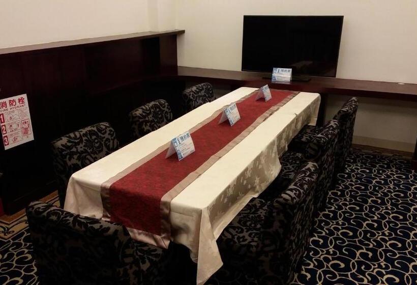 هتل Empire Pacific Castle 龍潭科學園區 六福村 小人國 幼獅工業園區