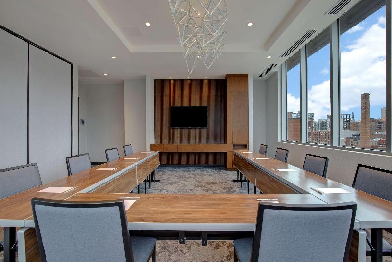 בית מלון כפרי Hampton Inn By Hilton Montreal Downtown