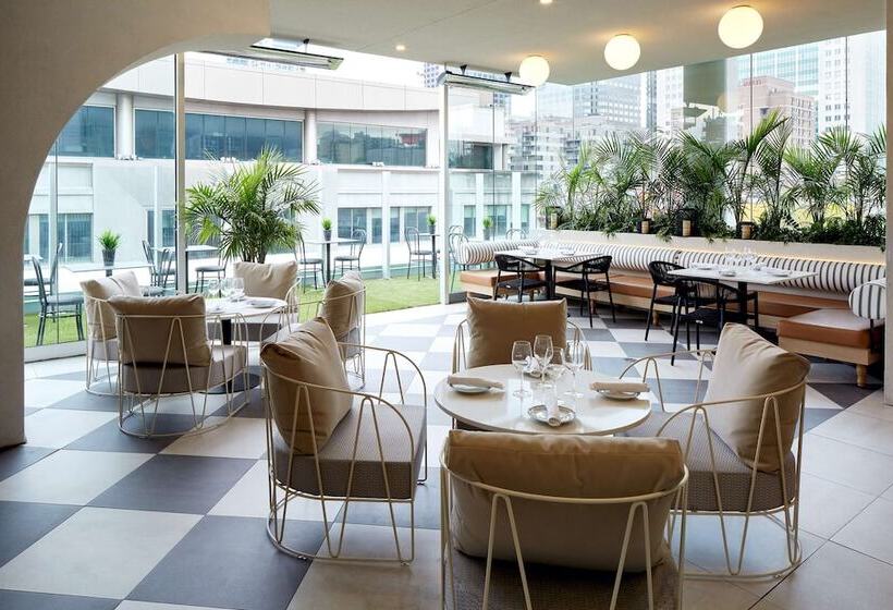 בית מלון כפרי Hampton Inn By Hilton Montreal Downtown