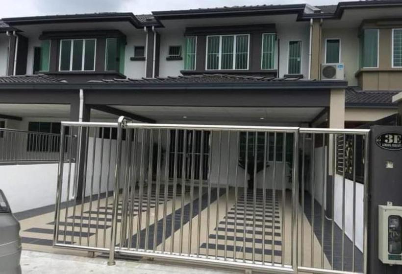 酒店 Oyo 90188 Sibu Aeroplane Homestay2u