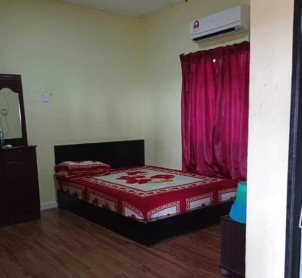 호텔 Bayu Beach Chalet Pcb