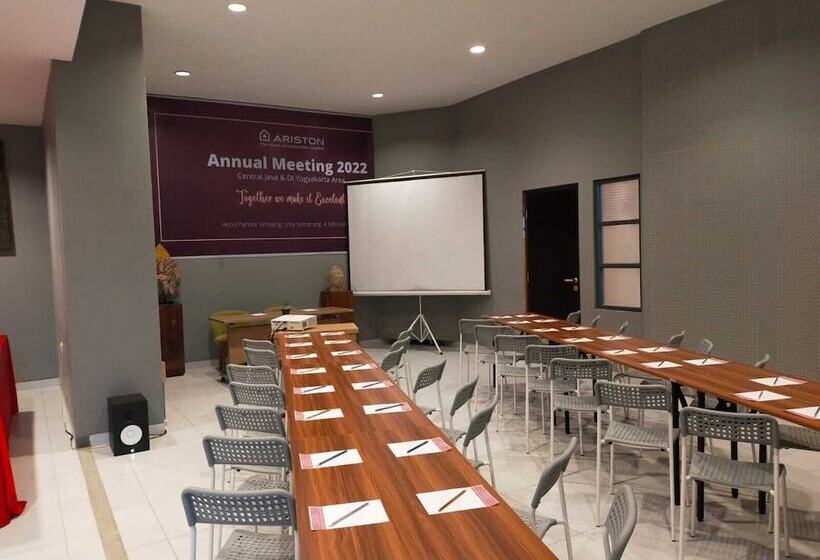 هتل Pantes Simpang Lima Semarang