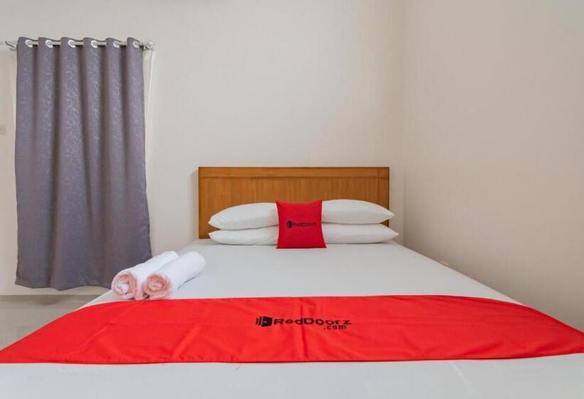 هتل Reddoorz Syariah Plus @ Perintis Guesthouse Tasikmalaya