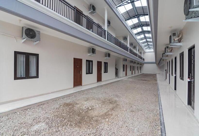 هتل Reddoorz Syariah Plus @ Perintis Guesthouse Tasikmalaya