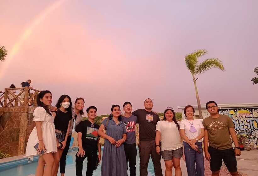 فندق Shorestop Resort Inn