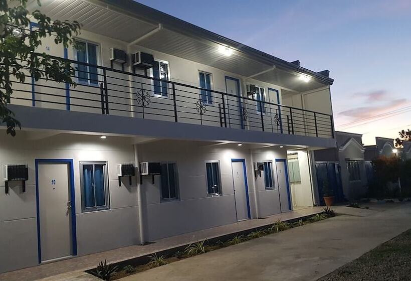 فندق Shorestop Resort Inn