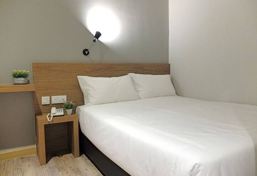 هتل Square Inn