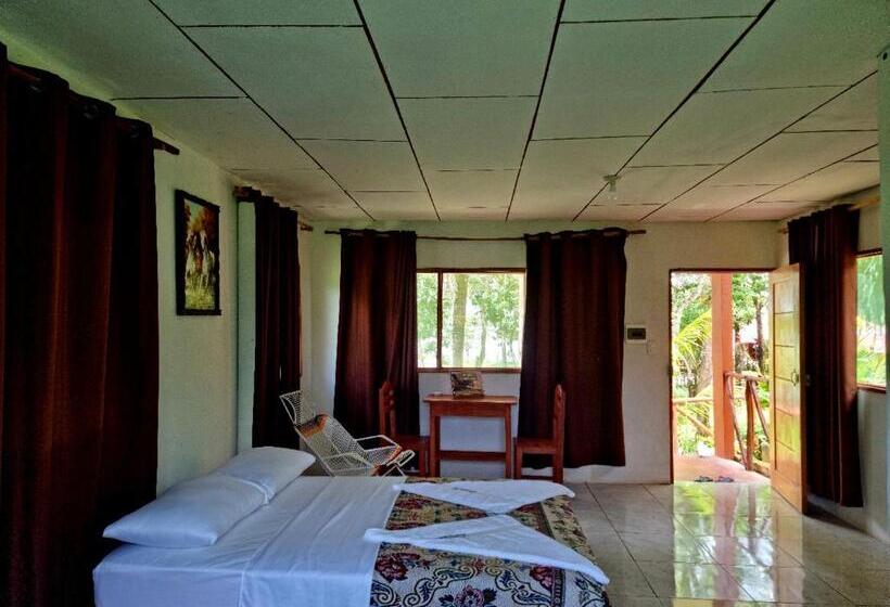 فندق صغير Milia Amazon Lodge