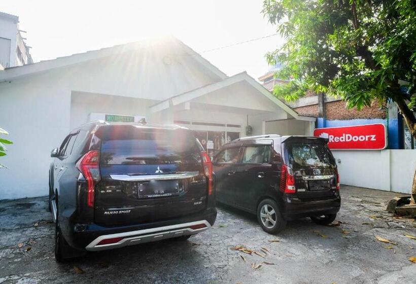فندق Reddoorz Syariah At Griya Merbotan Demak