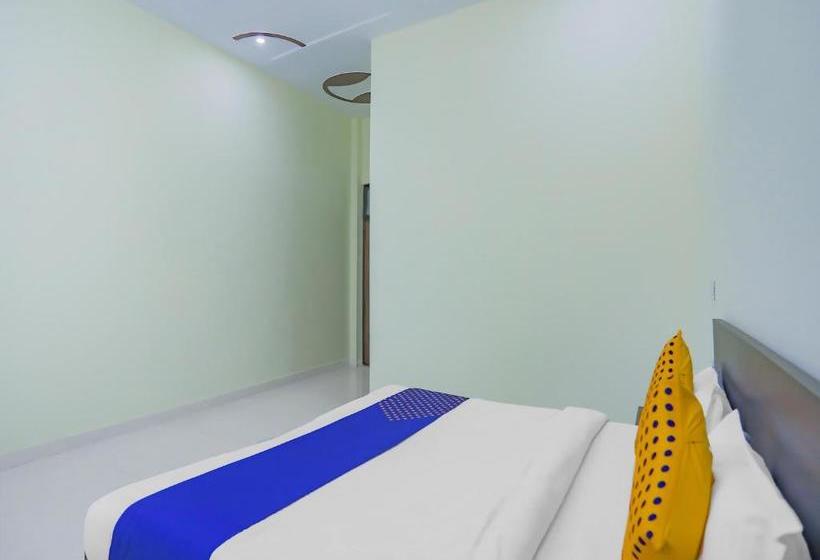 호텔 Spot On 78792 Moore Residency